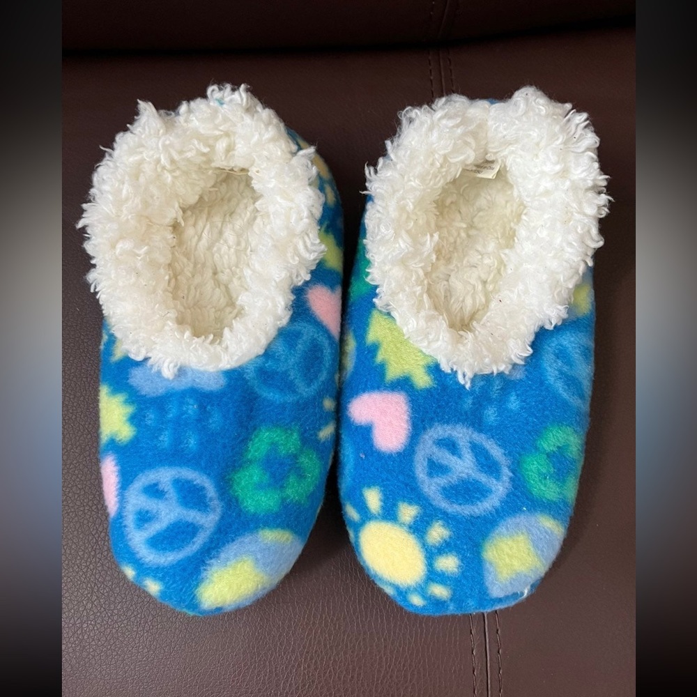 Snoozie slippers kids shoe size 11/12